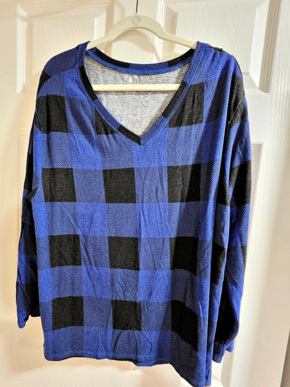 24/7 by Maurices Blue Buffalo Plaid V-Neck Top Size 0X